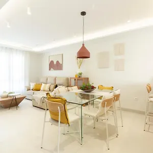 https://apartamentos-martalia-la-casa-del-cedro-luxury.es-andalucia.com